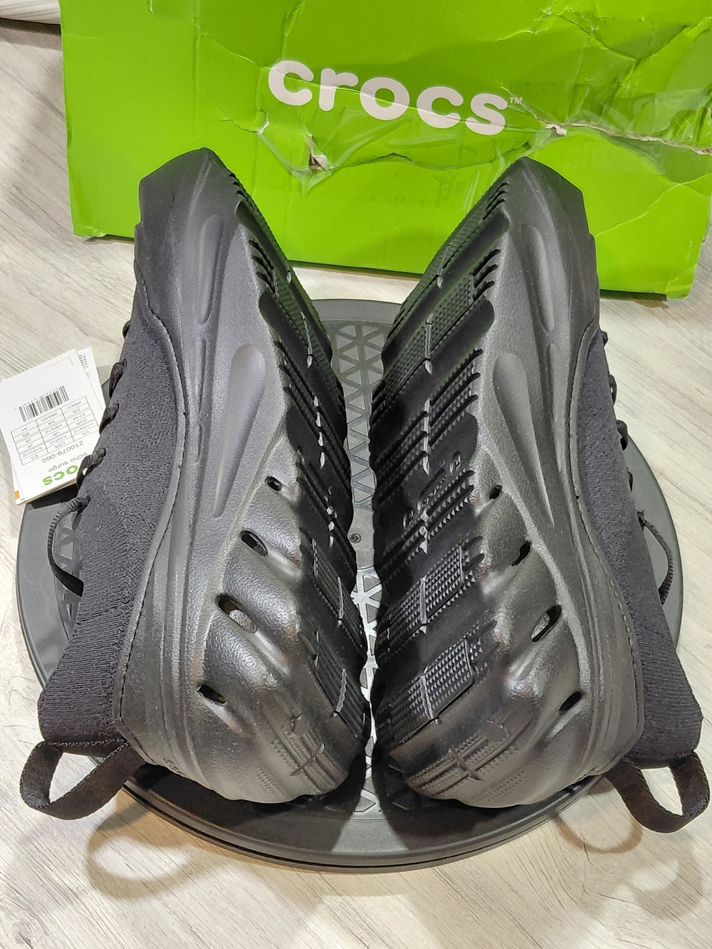 NWT Crocs Men Echo Surge Athletic Sneakers - Triple Black Lite Ride Comfort M10 - Picture 7 of 15